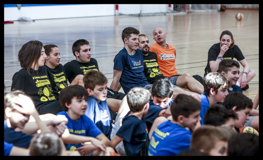 80 niños disfrutaron en castellano, euskera e inglés durante la semana pasada en el campus organizado por el Araberri.