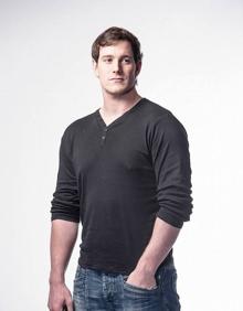 Imagen secundaria 2 - Xabier Perurena, en tres momentos de su carrera.