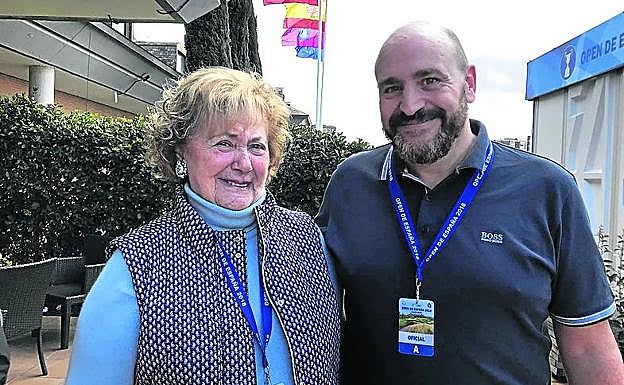 Miren Gallarzagoitia quiso una foto con Óscar Díaz.