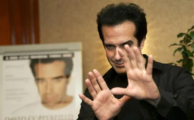 Copperfield asegura haber hecho 'desaparecer' a unas cien mil personas con su famoso número.