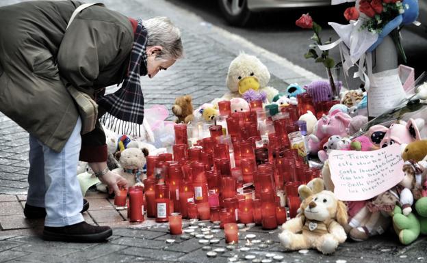 El crimen de la pequeña Alicia consternó a toda la capital alavesa.