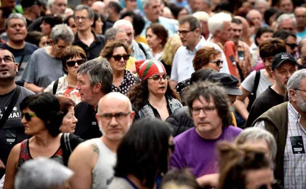 Miles de personas secundaron en Bilbao la manifestación por los derechos de los presos de ETA.