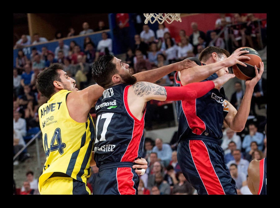 Fotos: Fotos del tercer encuentro de play off entre el Baskonia y el Fenerbahce