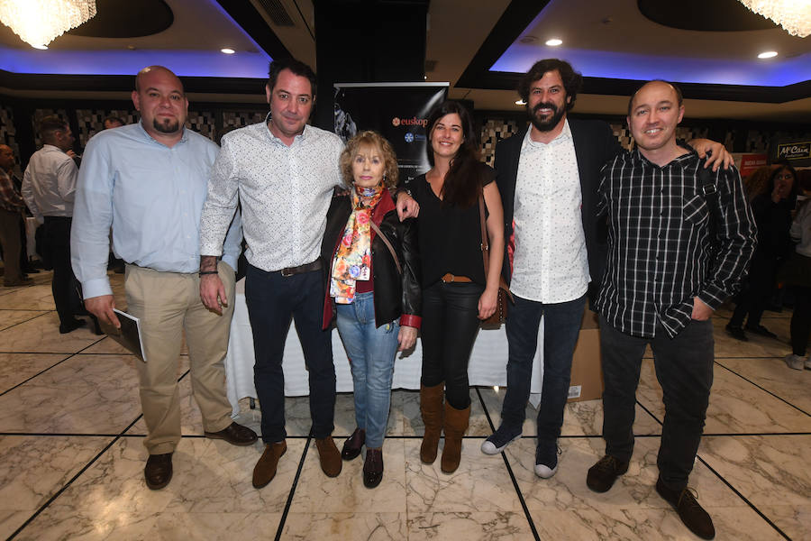José Castiñeira, Iván Fernández Alonso, Soledad Alonso, Silvia Olazabal, Iker Fernández e Iván Fernández Núñez. 