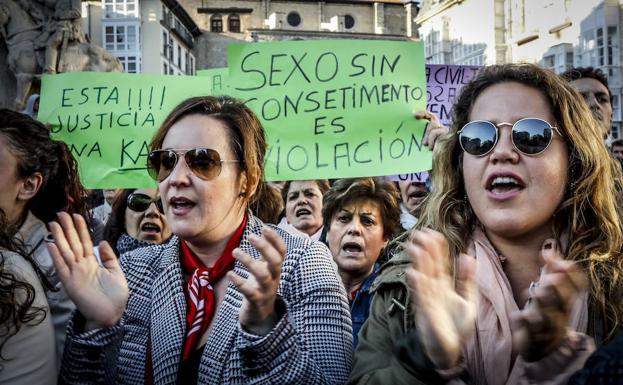 La manifestación a su llegada a la Virgen Blanca. 