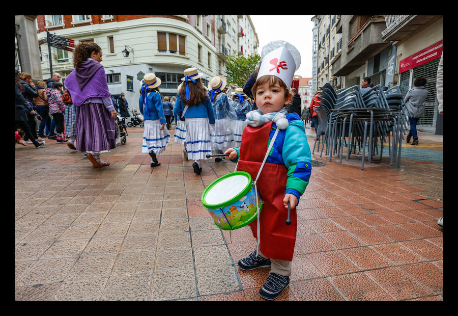 Fotos: Así ha sido la Tamborrada Txiki de San Prudencio en Vitoria