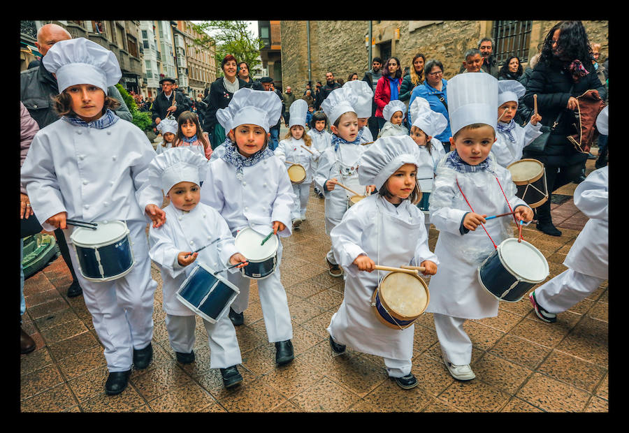 Fotos: Así ha sido la Tamborrada Txiki de San Prudencio en Vitoria
