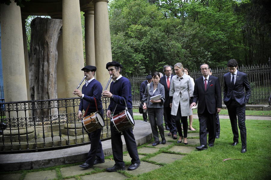 Han plantado un retoño del Ginkgoa Biloba, el único árbol que sobrevivió a la bomba atómica