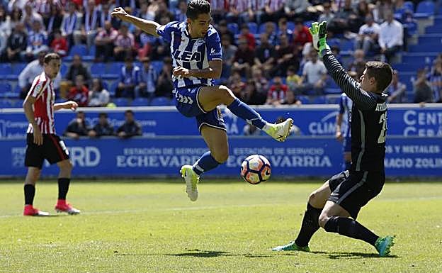 Derbi entre el Athletic y el Alavés del pasado año.