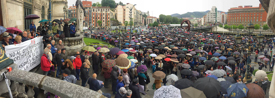 Fotos: Nueva manifestación de los pensionistas en Bilbao