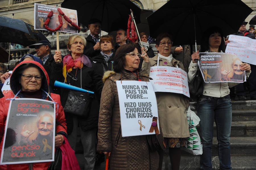 Fotos: Nueva manifestación de los pensionistas en Bilbao