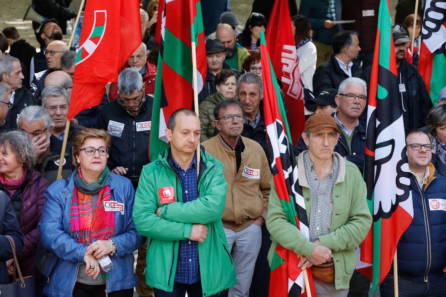 ELA, LAB y CC OO y UGT reclaman empleos dignos, mejoras salariales e igualdad