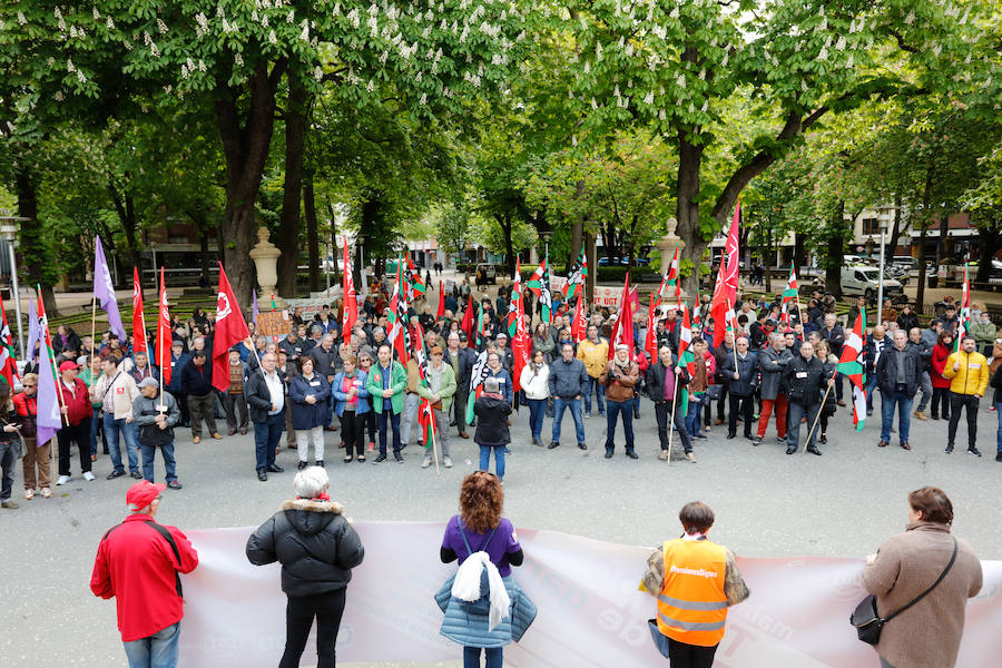 ELA, LAB y CC OO y UGT reclaman empleos dignos, mejoras salariales e igualdad