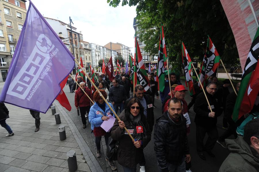 ELA, LAB y CC OO y UGT reclaman empleos dignos, mejoras salariales e igualdad