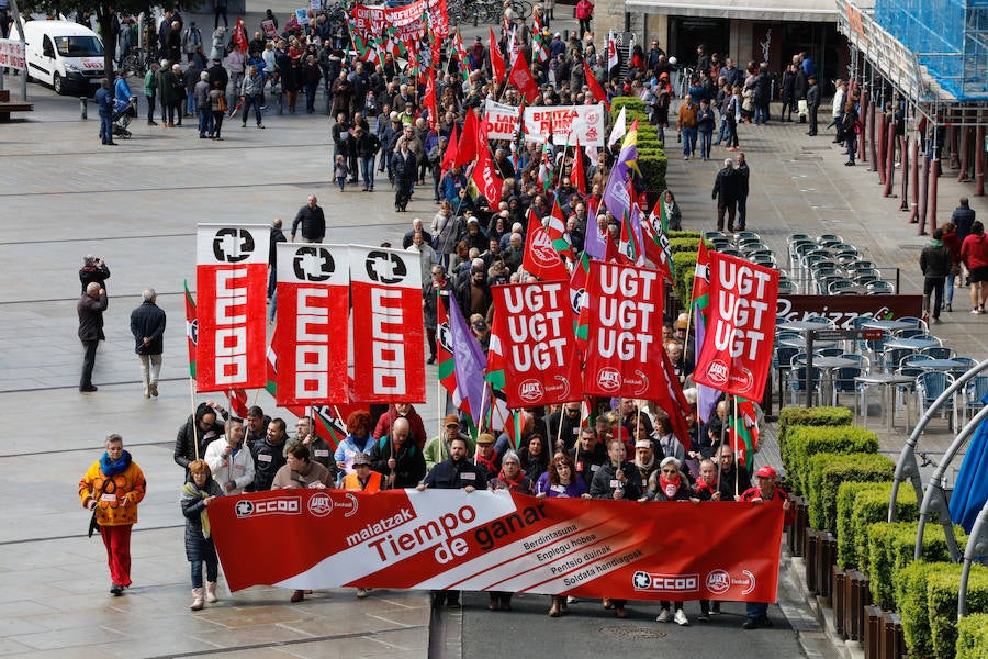 ELA, LAB y CC OO y UGT reclaman empleos dignos, mejoras salariales e igualdad
