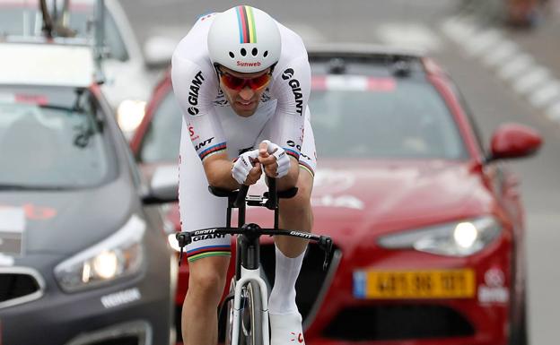 Tom Dumoulin, durante la priemra etapa. 