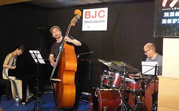 Eri Yamamoto, Masa Kamaguchi y el venezolano Juan Luis Castaño.