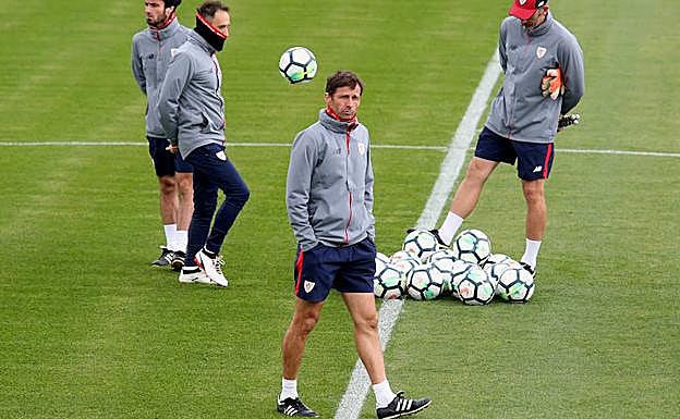 Ziganda, durante el entrenamiento de ayer en Lezama.