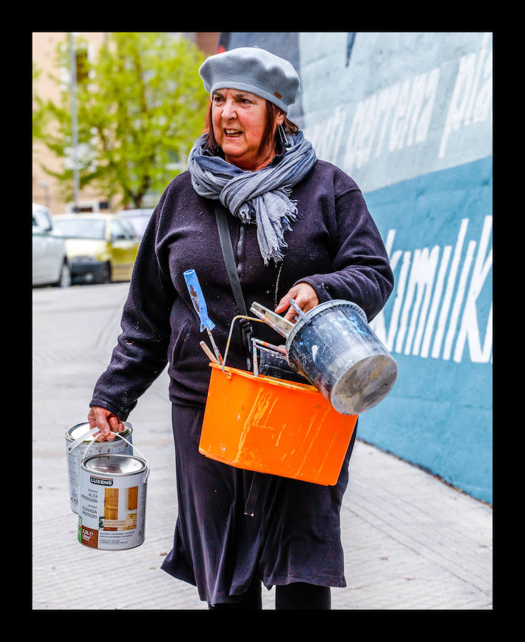 Una obra de 100 metros con protagonismo femenino engalana desde este sábado el barrio vitoriano