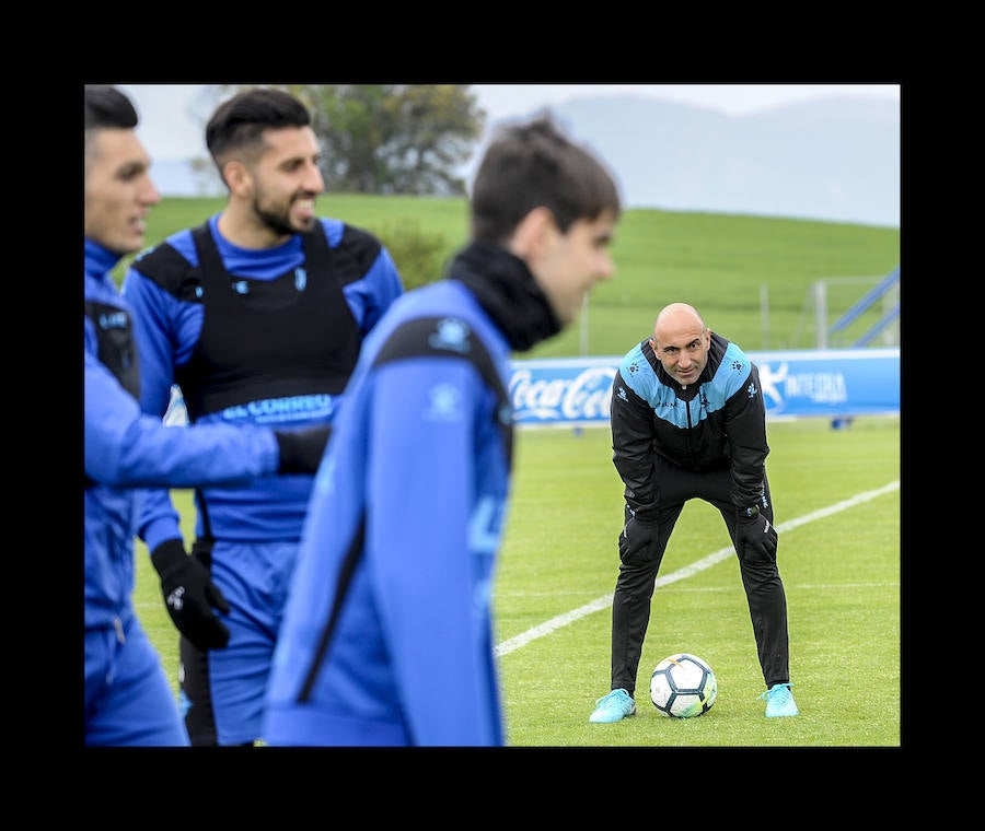 Las ausencias de Sobrino y Pedraza, por sanción; además de la de Hernán Pérez, por lesión, han obligado a Abelardo a retocar algunas piezas de su parcela ofensiva