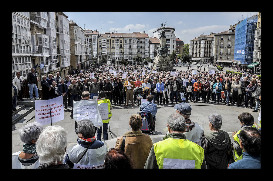 Durante la protesta se ha exigido también una mejora de las prestaciones para los desempleados