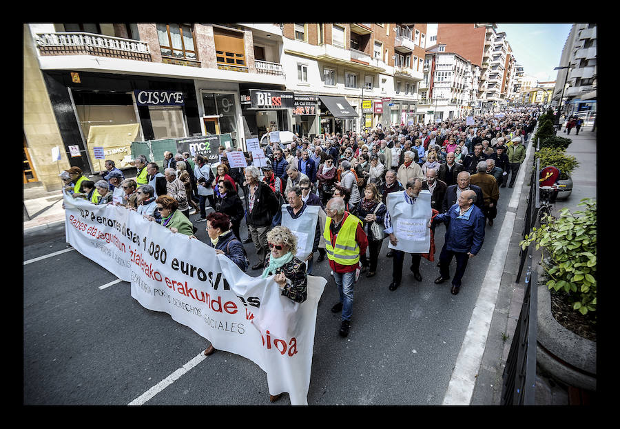 Durante la protesta se ha exigido también una mejora de las prestaciones para los desempleados