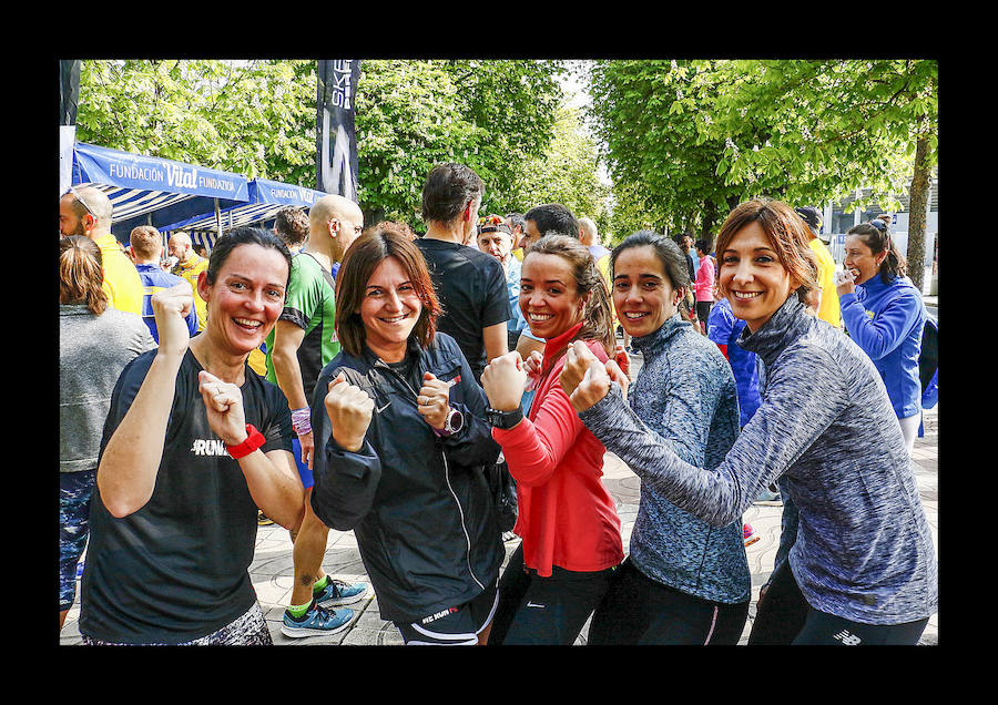 Más de un centenar de corredores comparten entrenamiento y desayuno en Vitoria en la víspera del gran día con el veterano Martín Fiz