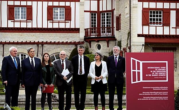 Encuentro internacional sobre el fin de ETA celebrado en Cambo el pasado viernes.