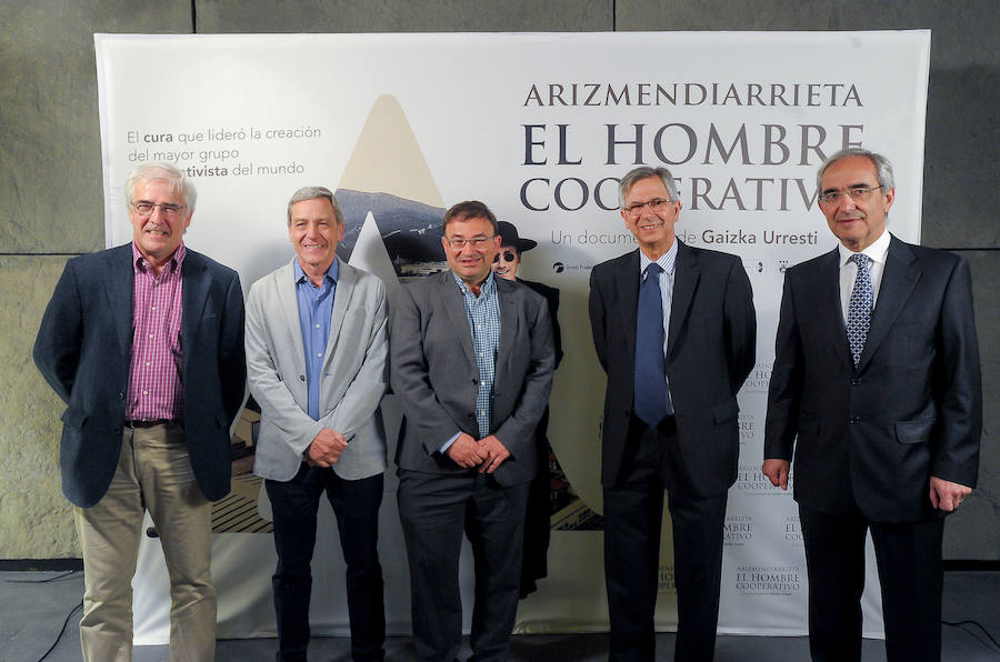 Jon Emaldi, Ángel María García, Carlos García de Andoin, Juan Manuel Sinde y Luis Ramón Arrieta. 