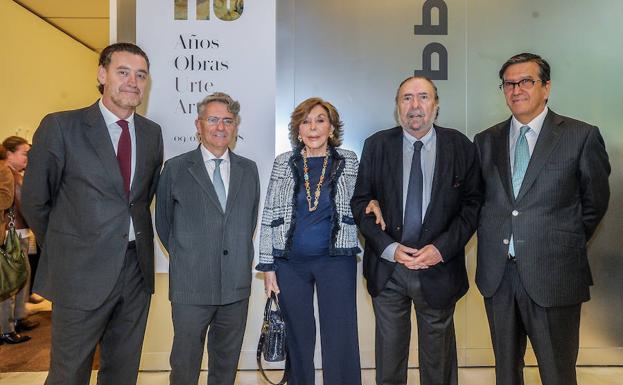 Miguel Zugaza, Emiliano López Atxurra, Pilar Aresti, Javier Viar y Enrique de Ybarra. 