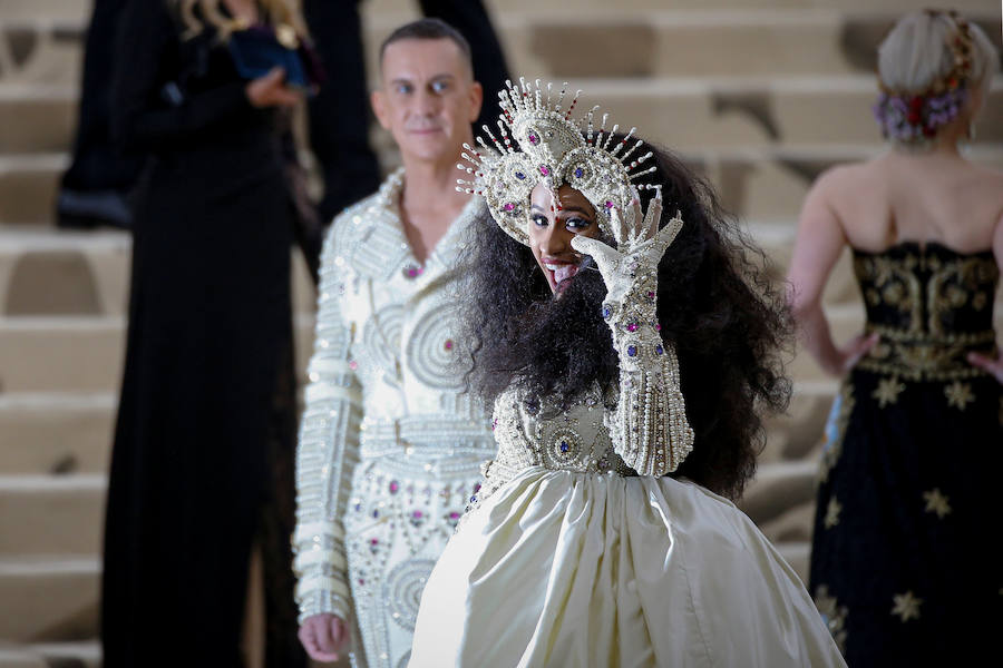 Jeremy Scott y el rapero Cardi B