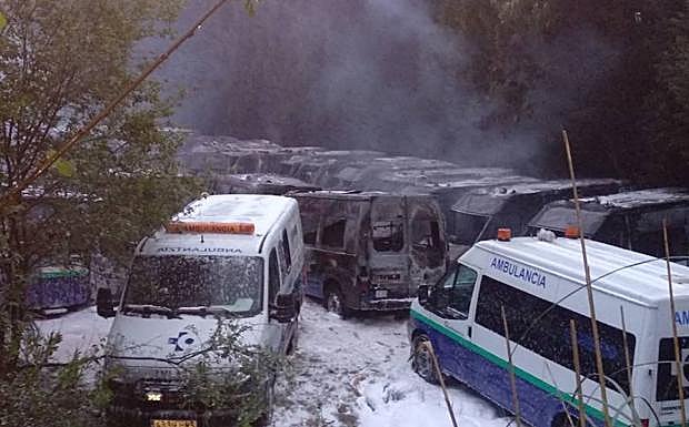 Conflicto en el sector de las ambulancias: 35 unidades arden en Arrigorriaga en un nuevo sabotaje