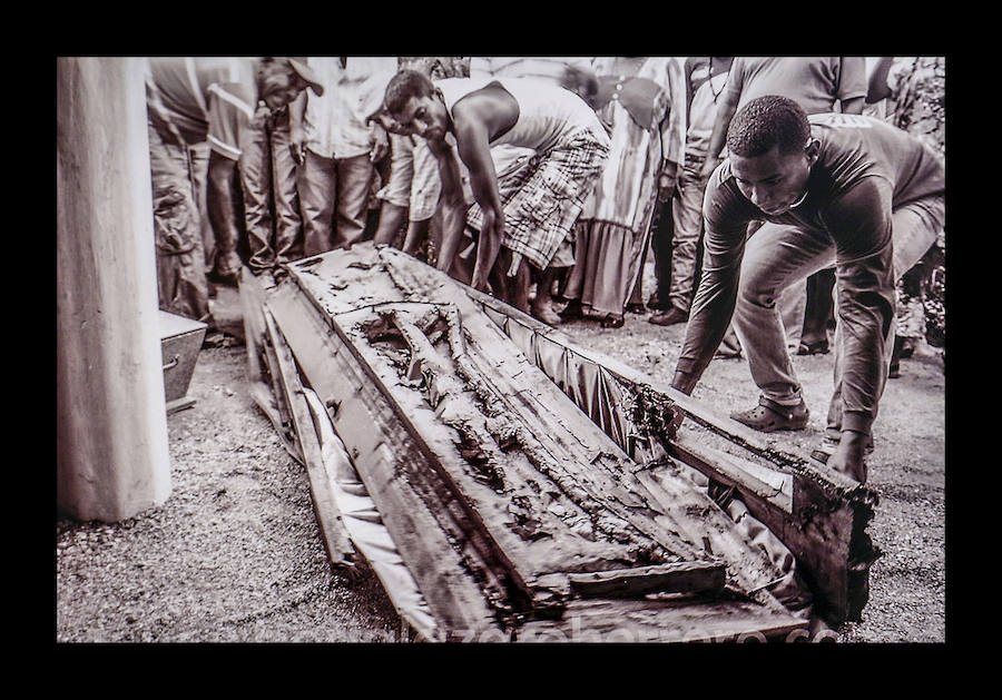 Una exposición rescata las últimas imágenes que compartió el fotoperiodista alavés antes de desaparecer en 2014 en Colombia