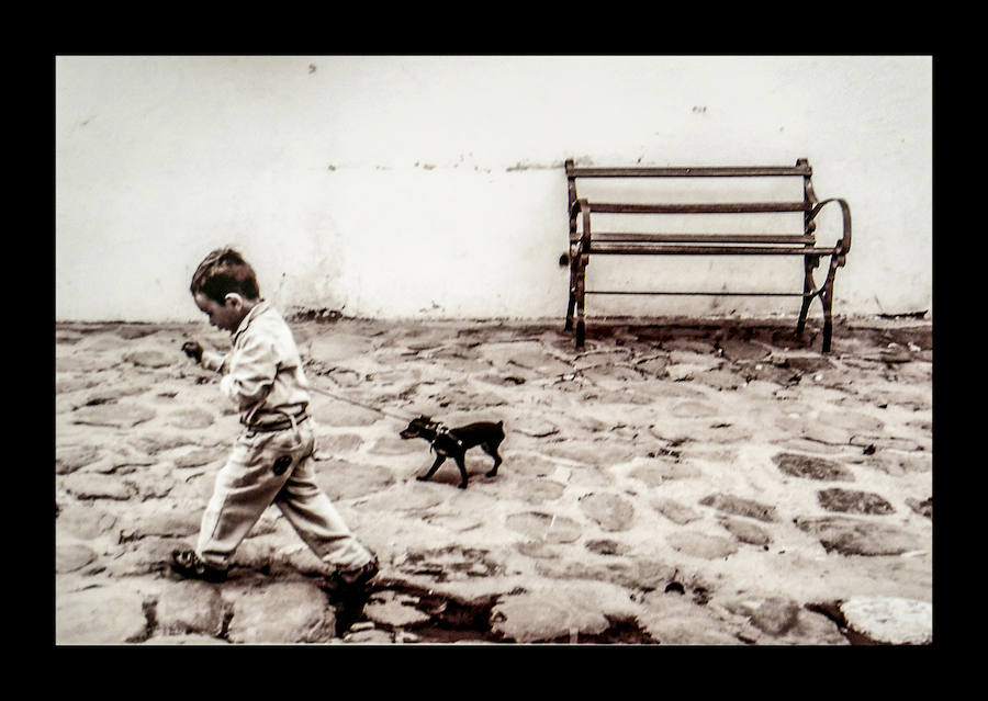 Una exposición rescata las últimas imágenes que compartió el fotoperiodista alavés antes de desaparecer en 2014 en Colombia