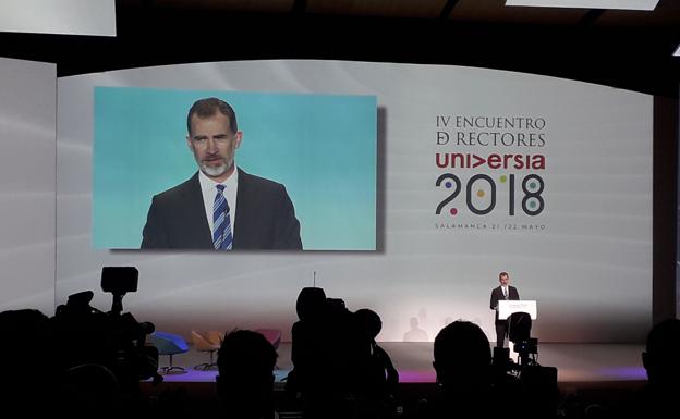 El rey pide a los rectores «reformar y actualizar» las universidades