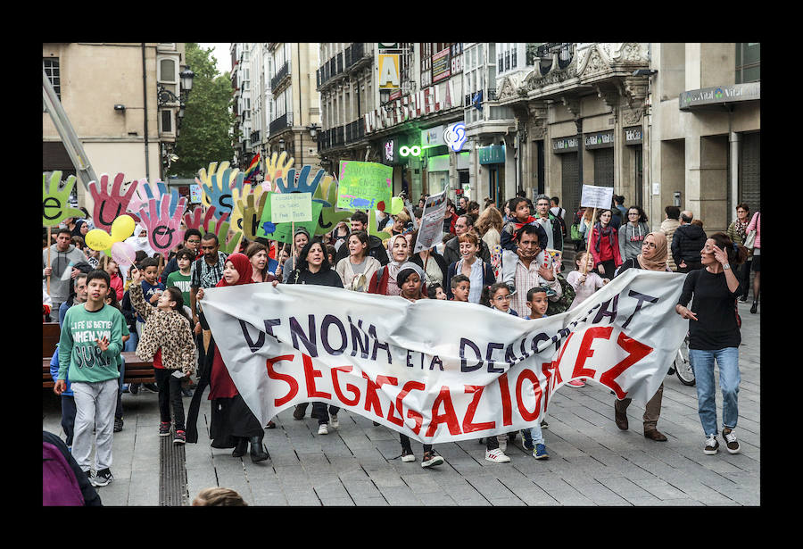 Fotos: La escuela pública clama contra la segregación en las aulas de Vitoria