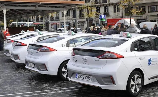 Taxis eléctricos en Bilbao.
