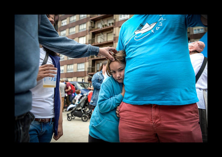 Más de 100.000 personas disfrutan del Ibilaldia, una jornada para sacar a las calles una lengua vasca que las instituciones se comprometen a difundir con la mejora del sistema de enseñanza