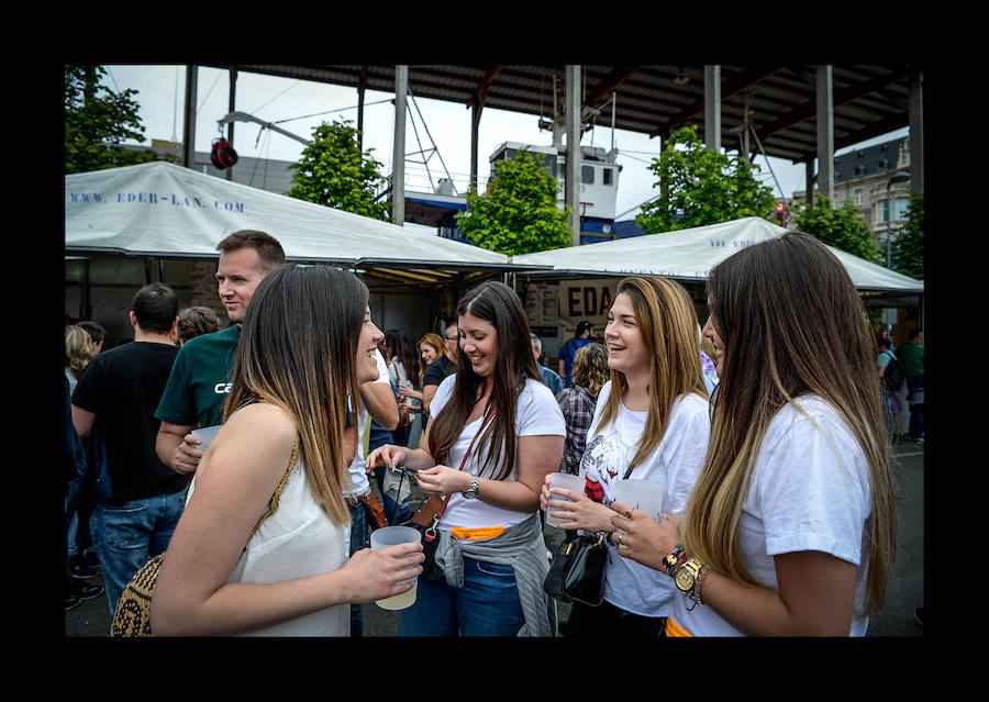 Más de 100.000 personas disfrutan del Ibilaldia, una jornada para sacar a las calles una lengua vasca que las instituciones se comprometen a difundir con la mejora del sistema de enseñanza
