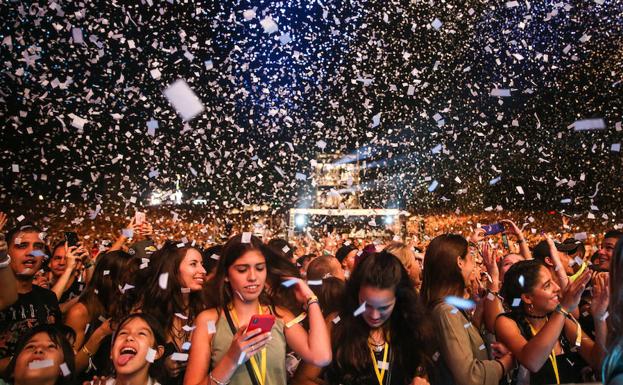 Mueren dos jóvenes en un festival de música en el sur de Inglaterra