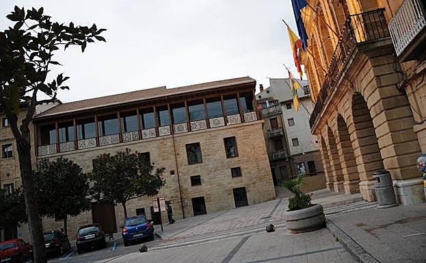 Vista exterior del Palacio de Paternina de la capital riojalteña, en una imagen de archivo.