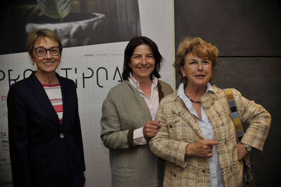 Josefina López de Muniaín, Mercedes Villaizán y Ana Belén Olmos. 