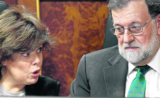 Mariano Rajoy y Soraya Sáenz de Santamaría, la pasada semana durante el debate de la moción de censura. 