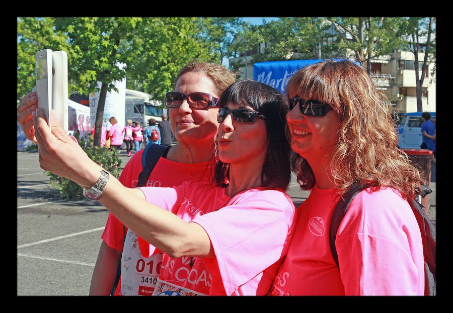 Fotos: Vitoria se viste de rosa por la Carrera de la Mujer