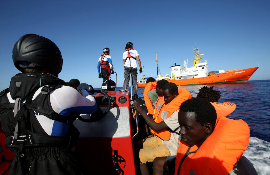 Más de 600 personas viajan a bordo de la embarcación