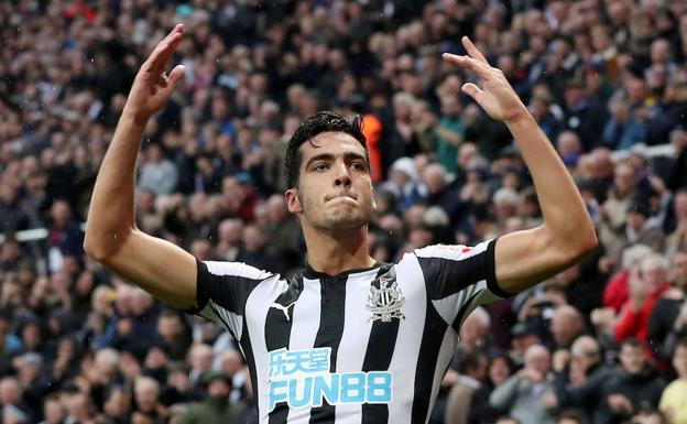 Merino celebra su único gol en el Newcastle, al Crystal Palace en St. James Park en octubre.