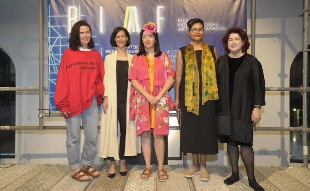 Katrin Karadottir, Rocío Sánchez, Elisa Palomino, Edith González y Leah Pérez.