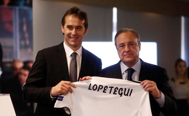 Julen Lopetegui y Florentino Pérez, en la presentación del primero como entrenador del Real Madrid.