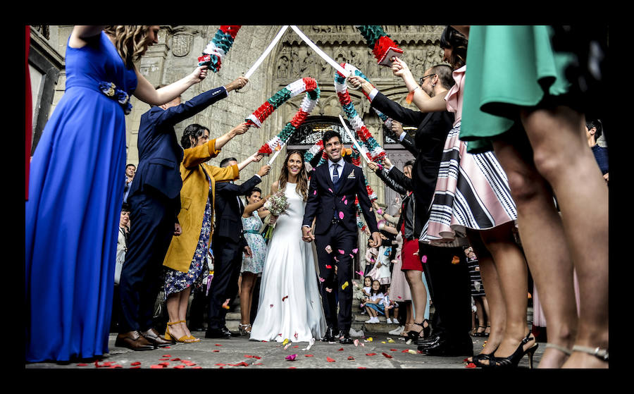 El capitán del Deportivo Alavés ha contraído matrimonio con su novia este sábado en una ceremonia que se ha celebrado en la iglesia de San Miguel, en Vitoria