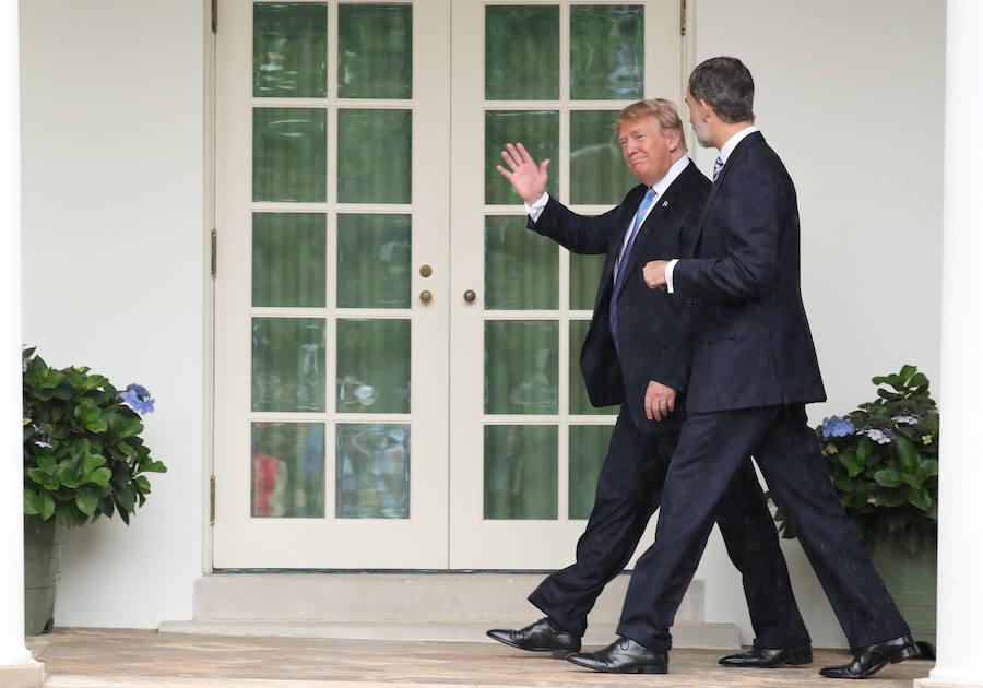 El presidente de Estados Unidos, Donald Trump, dijo hoy que le «gustaría» viajar a España durante la recepción en la Casa Blanca al rey Felipe VI y la reina Letizia, a la vez que alabó la «excelente» relación comercial y de defensa bilateral.